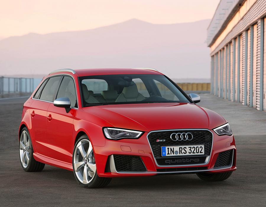  Audi RS3 Sportback 2015 года  (WW) (фото 3 из 38)